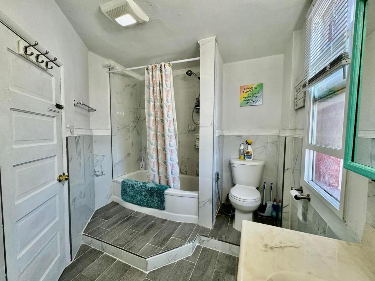 Tiny Private Room On The 1St Floor With Shared Bathroom Near Seatac Airport And Downtown Seattle Esterno foto