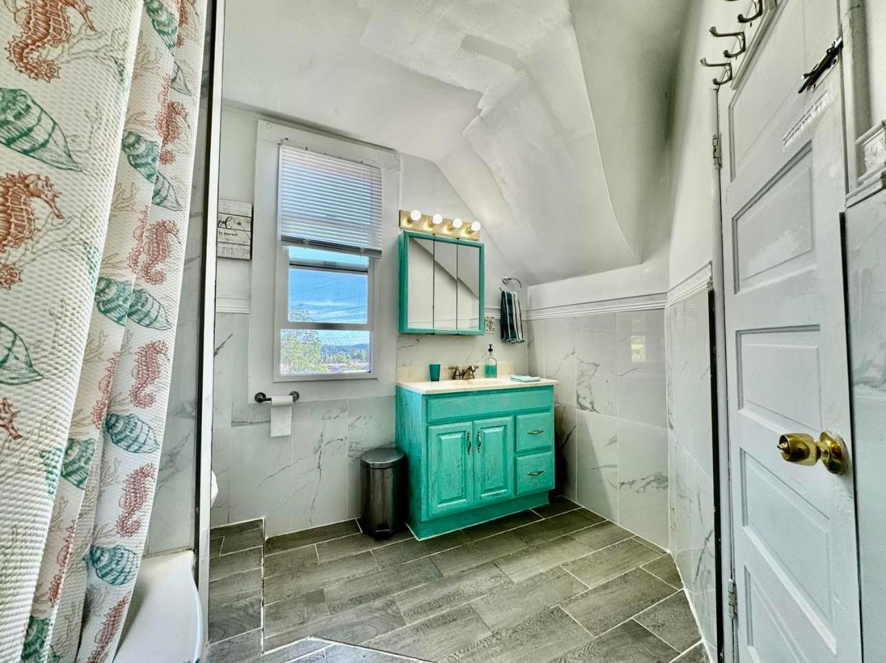 Tiny Private Room On The 1St Floor With Shared Bathroom Near Seatac Airport And Downtown Seattle Esterno foto