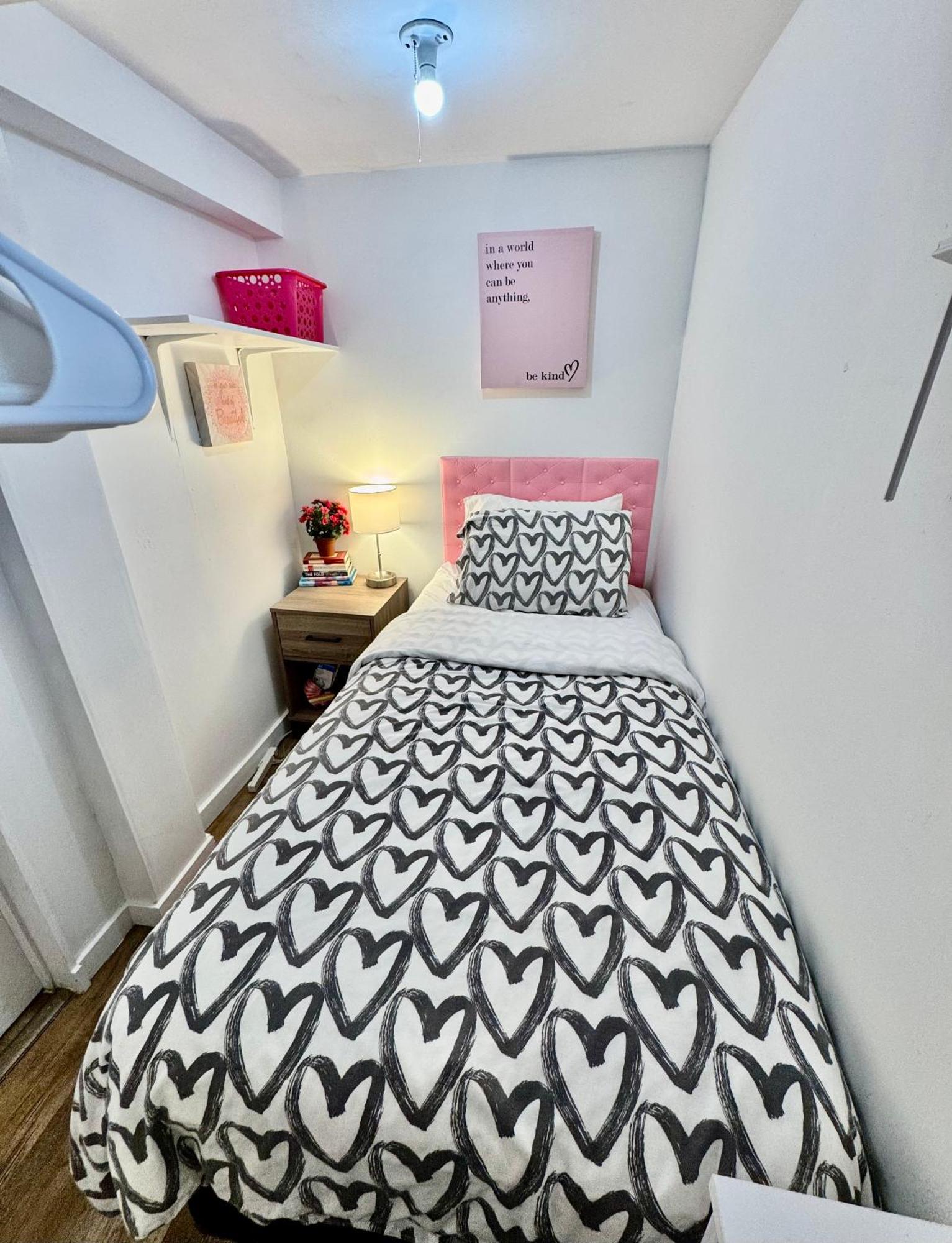 Tiny Private Room On The 1St Floor With Shared Bathroom Near Seatac Airport And Downtown Seattle Esterno foto